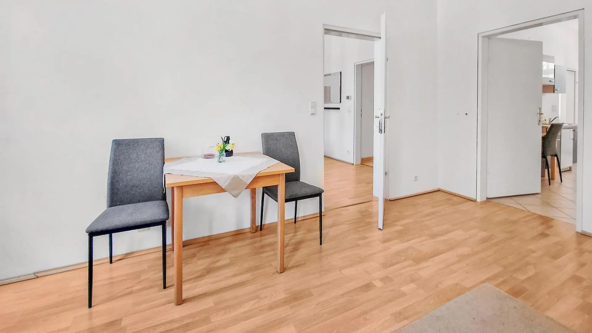 Elegant Three-Bedroom Suite Βιέννη 0*,