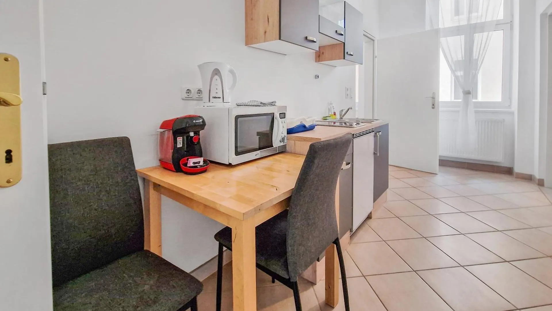 Elegant Three-Bedroom Suite Βιέννη 0*,